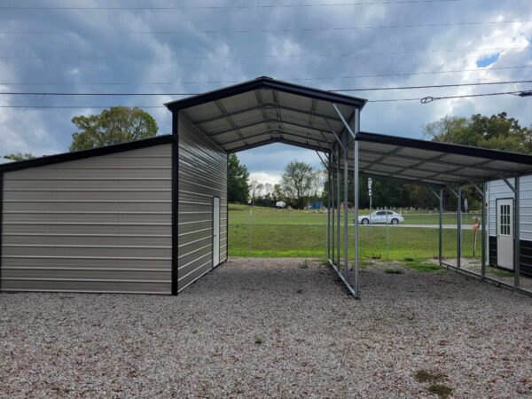 Metal Barn 36' x 21' x 10'/7 '